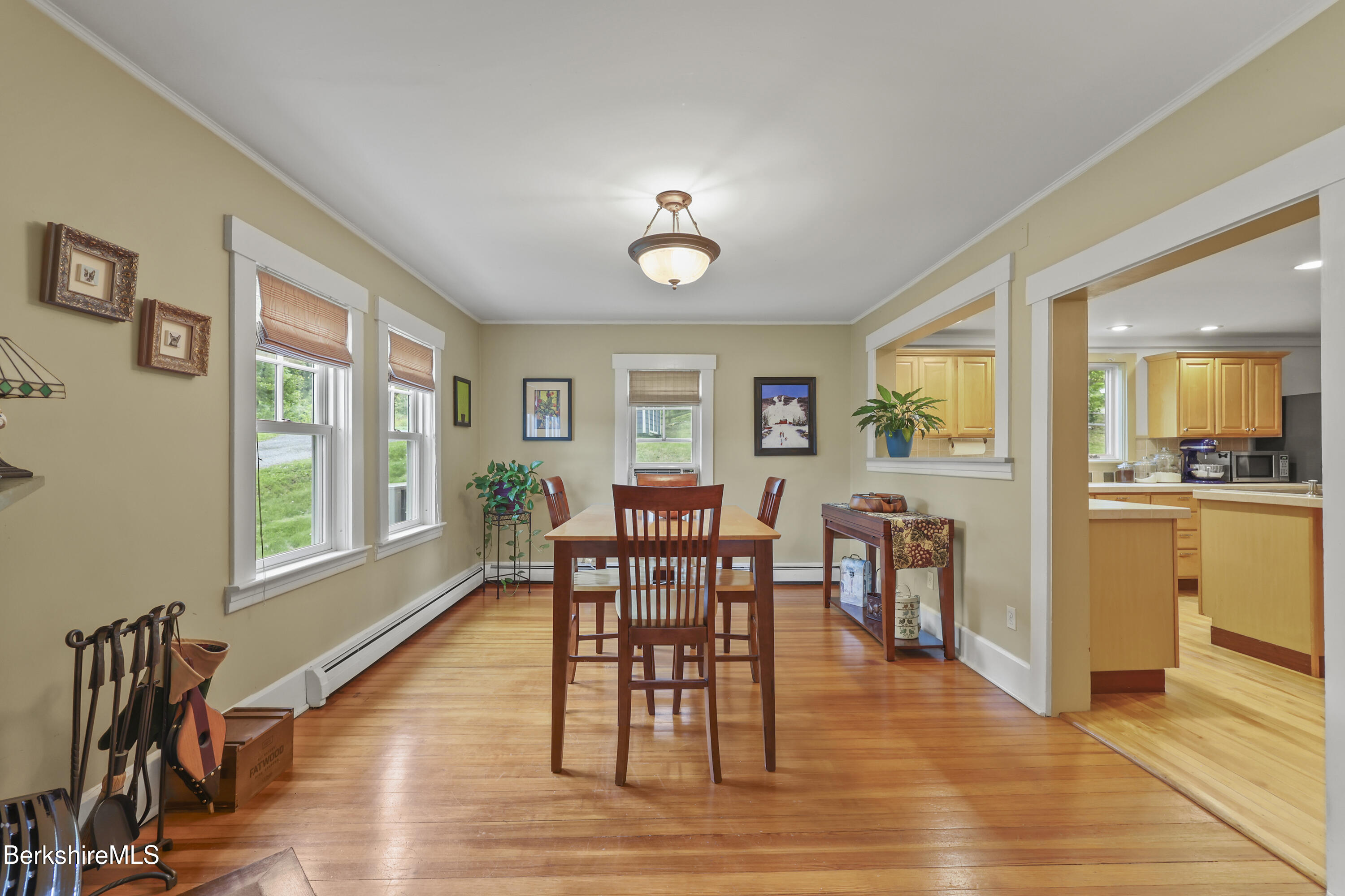 662 North Hoosac Road Williamstown, MA 01267 - Photo 16 of 55 85 Dining Room