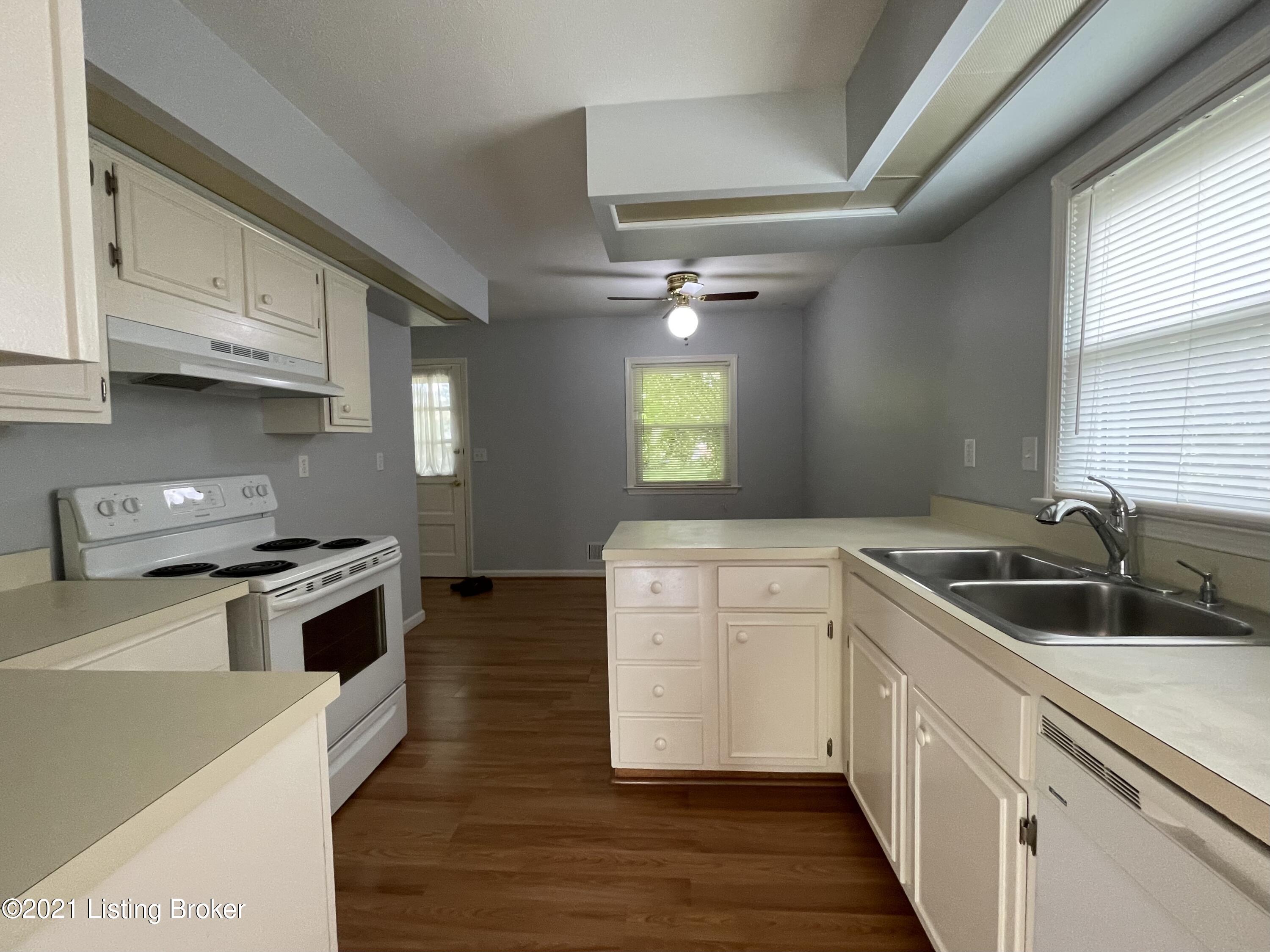 12119 Maplewood Road Goshen, KY 40026 - Photo 9 of 18 12119 Maplewood Rd.38243BA6-BC28-4F76-95