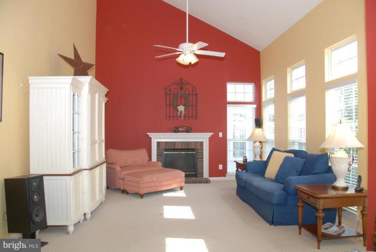 42703 Middle Ridge Place Broadlands, VA 20148 - Photo 7 of 30 Family Room