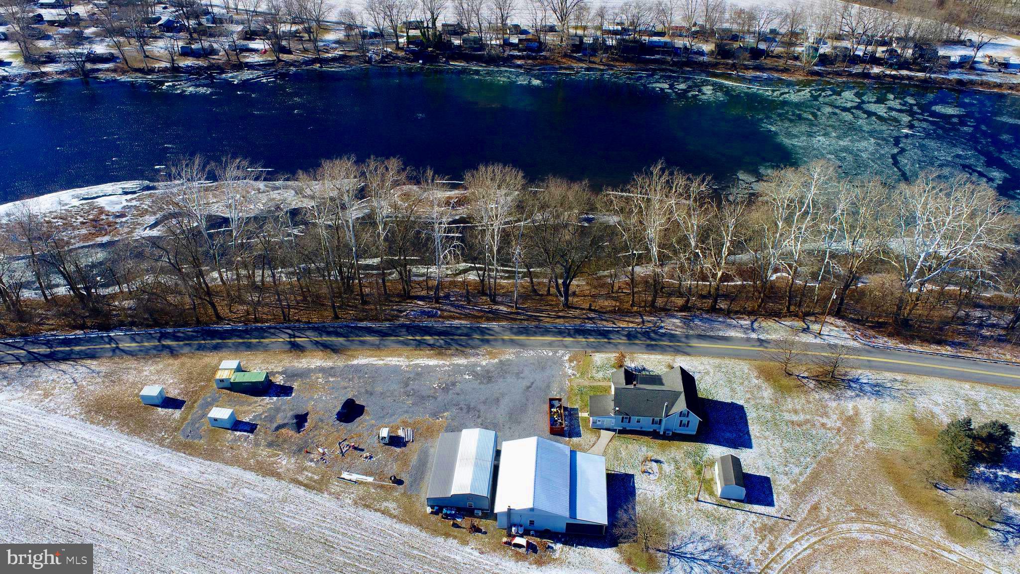 1074 Highway 103 Mount Union, PA 17066 - Photo 16 of 69 a picture of table and chairs