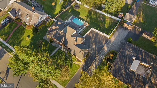 view of a house with a yard