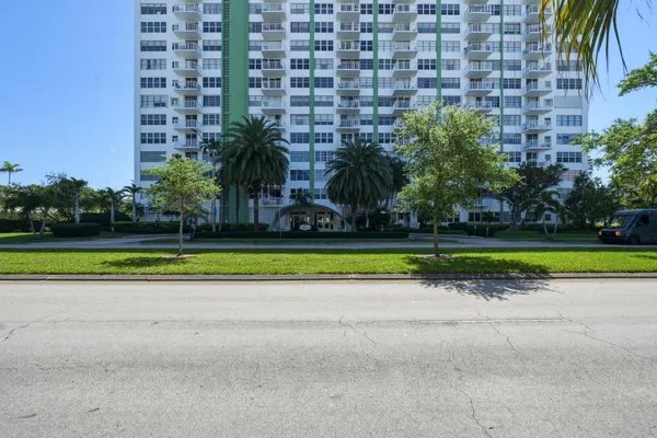 $2,150 | 2100 Sans Souci Boulevard, Unit A1507, North Miami, FL 33181