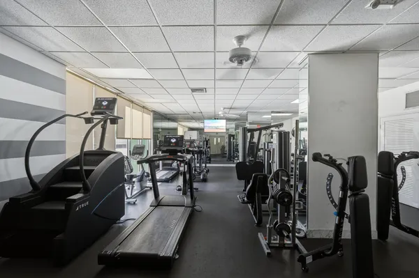 $2,150 | 2100 Sans Souci Boulevard, Unit A1507, North Miami, FL 33181