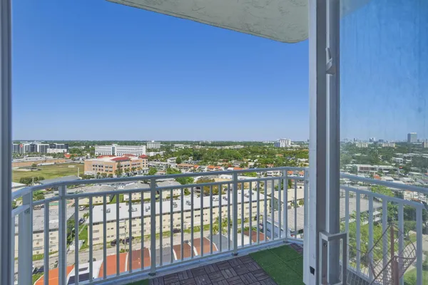 $2,150 | 2100 Sans Souci Boulevard, Unit A1507, North Miami, FL 33181