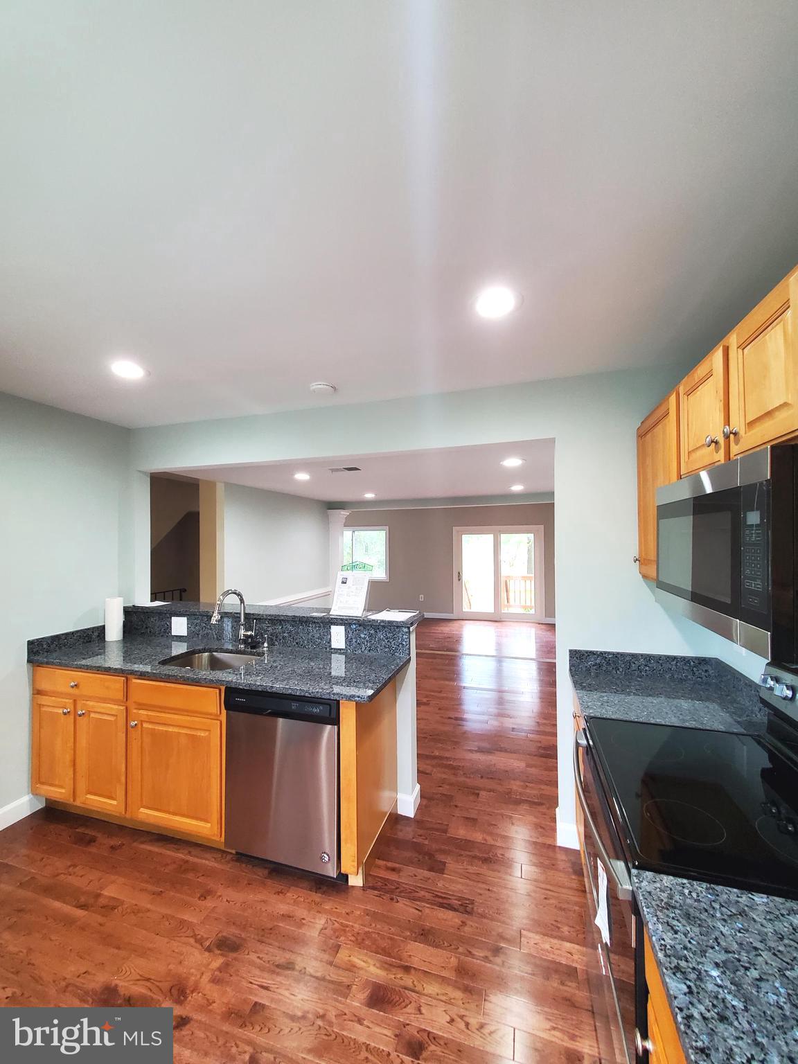 8092 Edinburgh Drive Springfield, VA 22153 - Photo 12 of 50 Kitchen