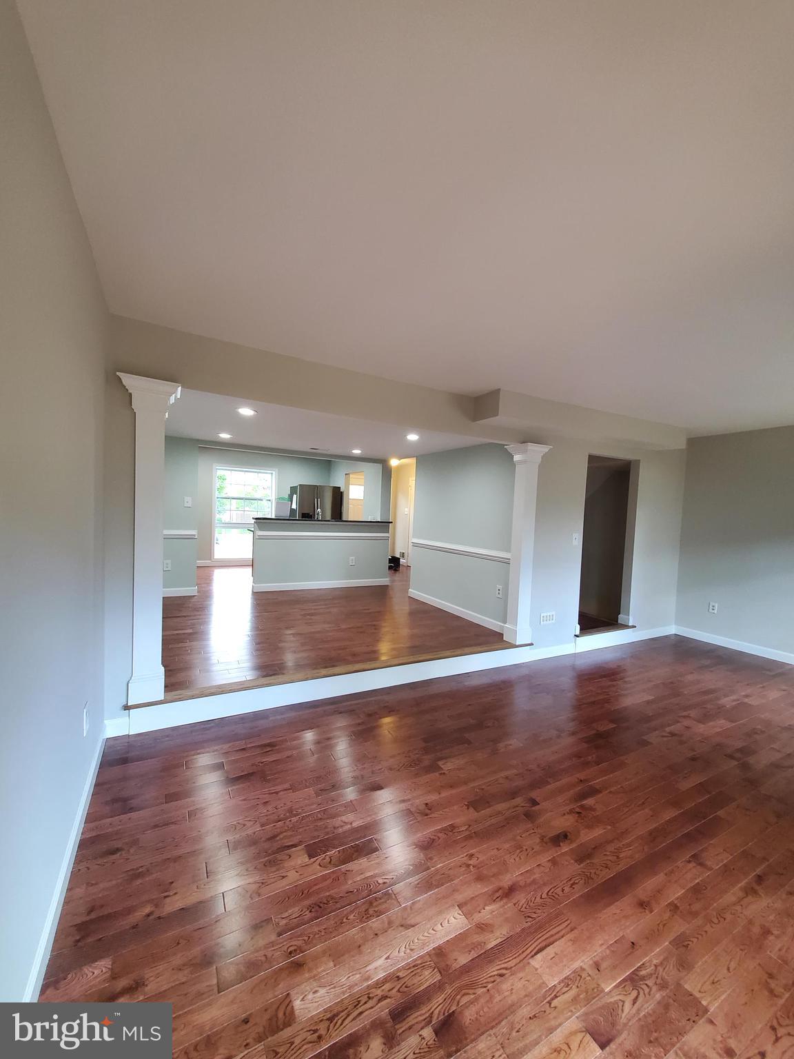 8092 Edinburgh Drive Springfield, VA 22153 - Photo 14 of 50 Open Floors