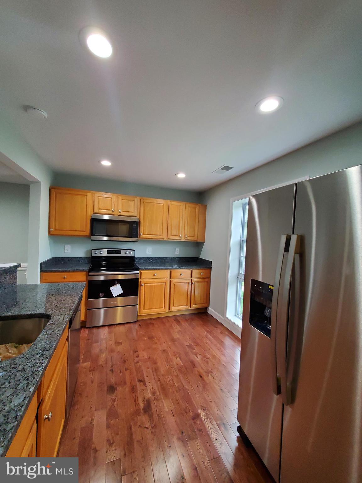 8092 Edinburgh Drive Springfield, VA 22153 - Photo 4 of 50