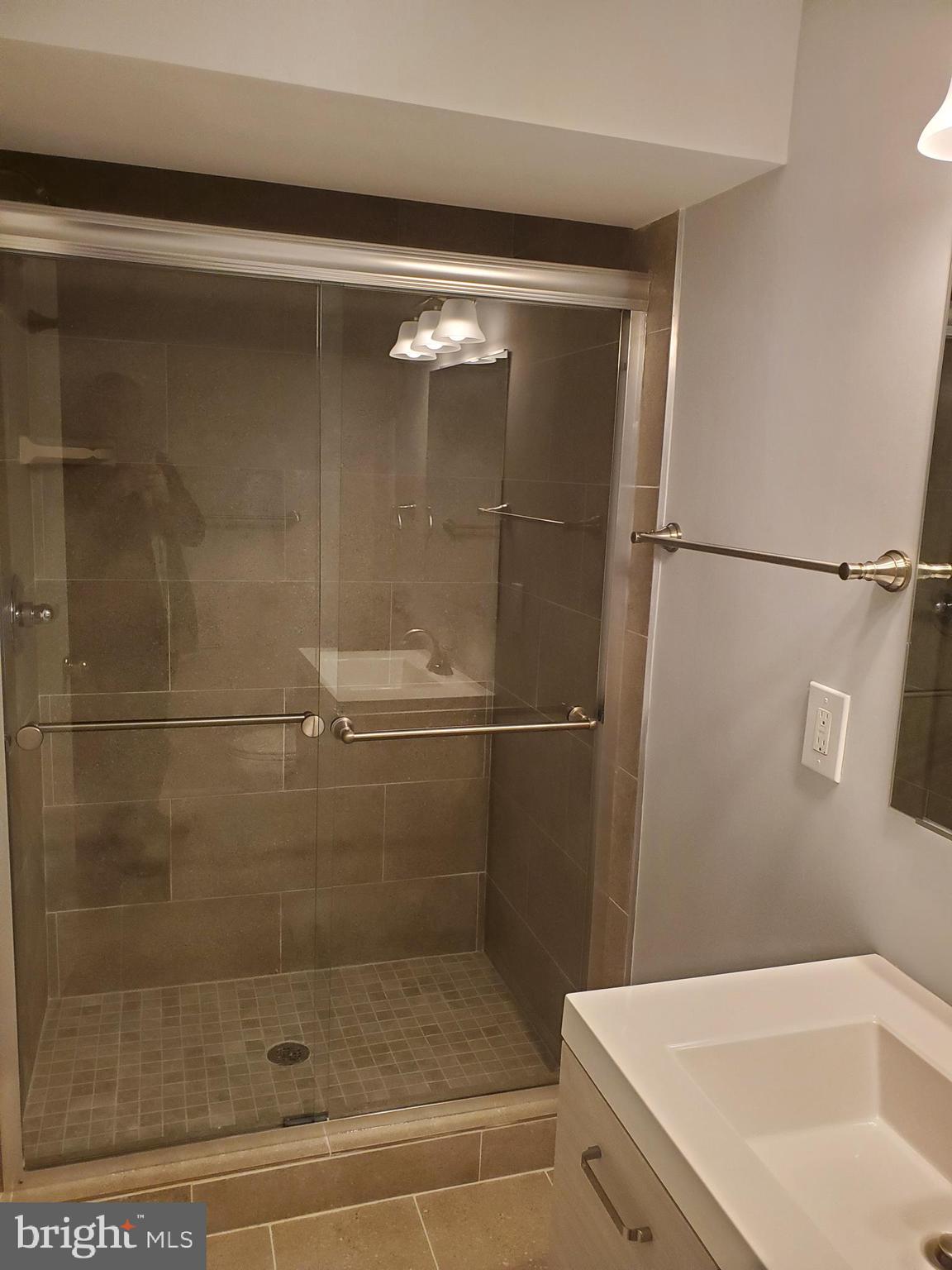 8092 Edinburgh Drive Springfield, VA 22153 - Photo 36 of 50 Full Bath Lower