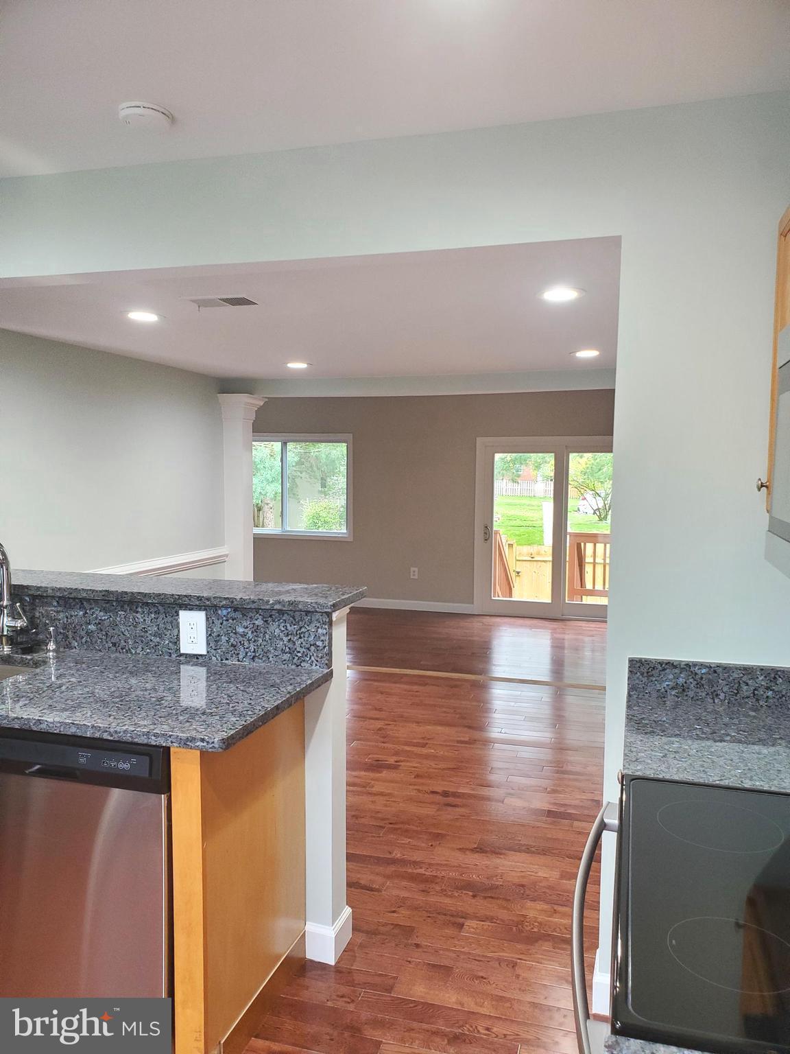 8092 Edinburgh Drive Springfield, VA 22153 - Photo 8 of 50 Open Floors