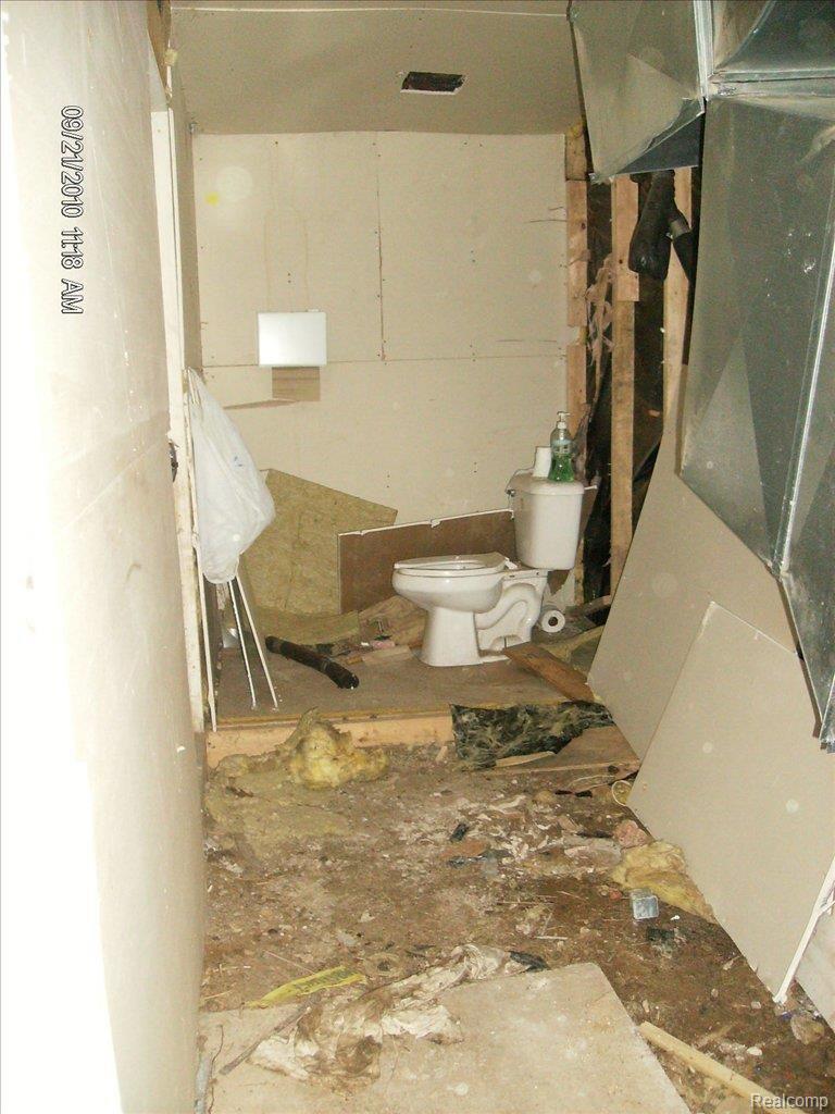 5101 Warner Road Fowlerville, MI 48836 - Photo 20 of 21 garage bathroom