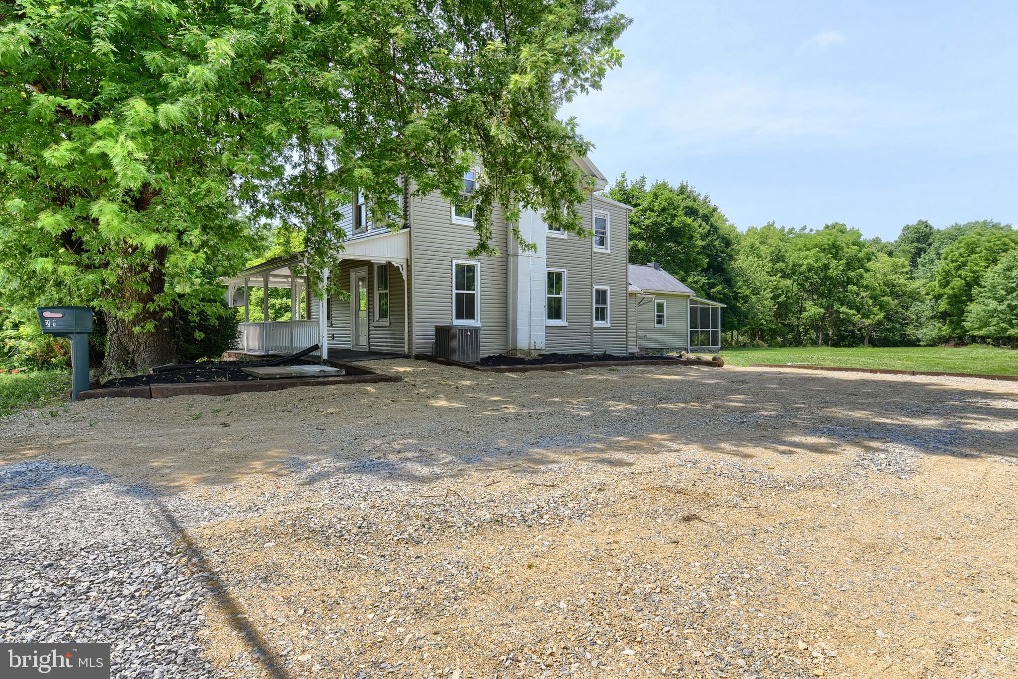 21 North York Road Dillsburg, PA 17019 - Photo 5 of 36