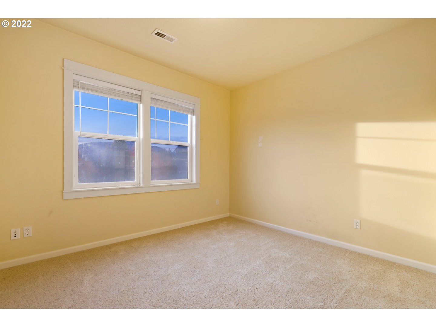 3237 Ridge Pointe Drive Forest Grove, OR 97116 - Photo 26 of 32 a view of an empty room with a window