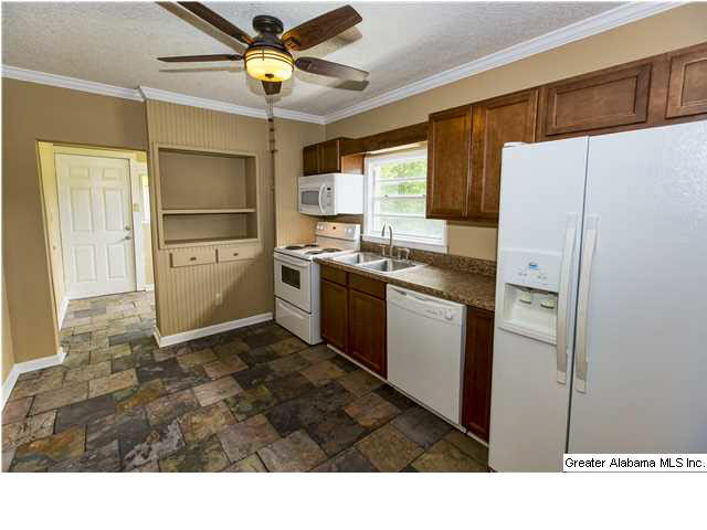 6859 Garrett Road Gardendale, AL 35071 - Photo 5 of 31