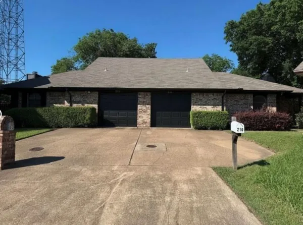 $578,000 | 210 St Mary's Place, Rockwall, TX 75087