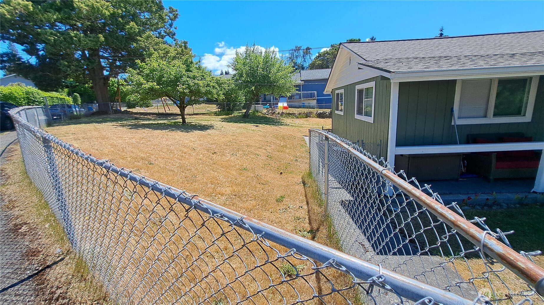 3259 Wright Avenue Bremerton, WA 98310 - Photo 4 of 25