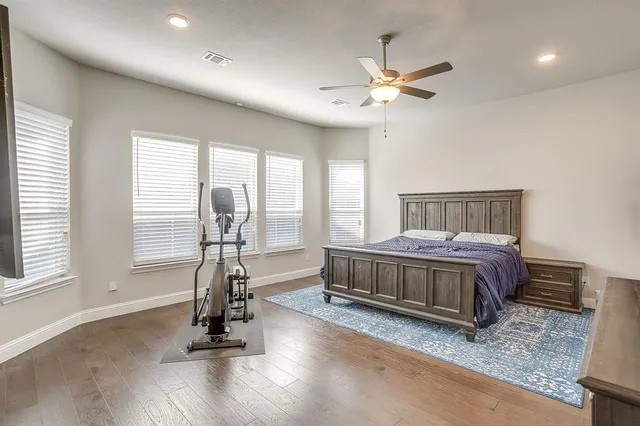 $624,000 | 2733 Stadium View Drive, Fort Worth, TX 76118