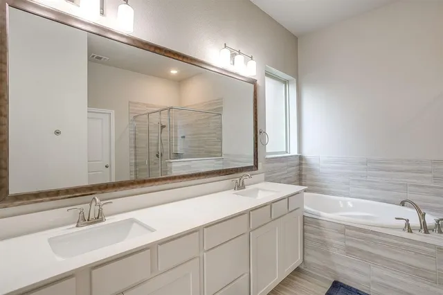 $624,000 | 2733 Stadium View Drive, Fort Worth, TX 76118