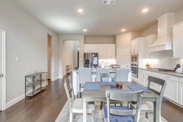 $624,000 | 2733 Stadium View Drive, Fort Worth, TX 76118