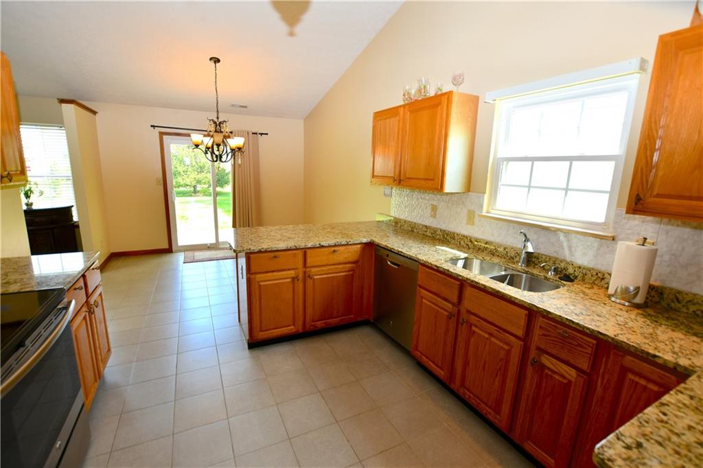 13073 Britton Ridge Fishers, IN 46038 - Photo 7 of 13 Gallery Image 7