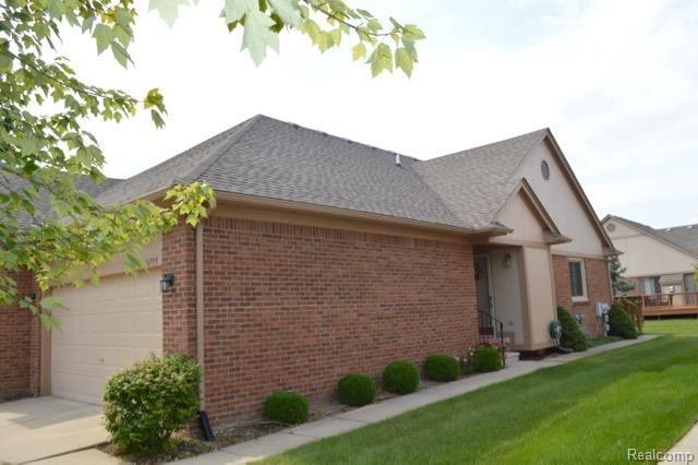 16793 Country Ridge Lane Macomb, MI 48044 - Photo 1 of 18 DSC_0336.jpg