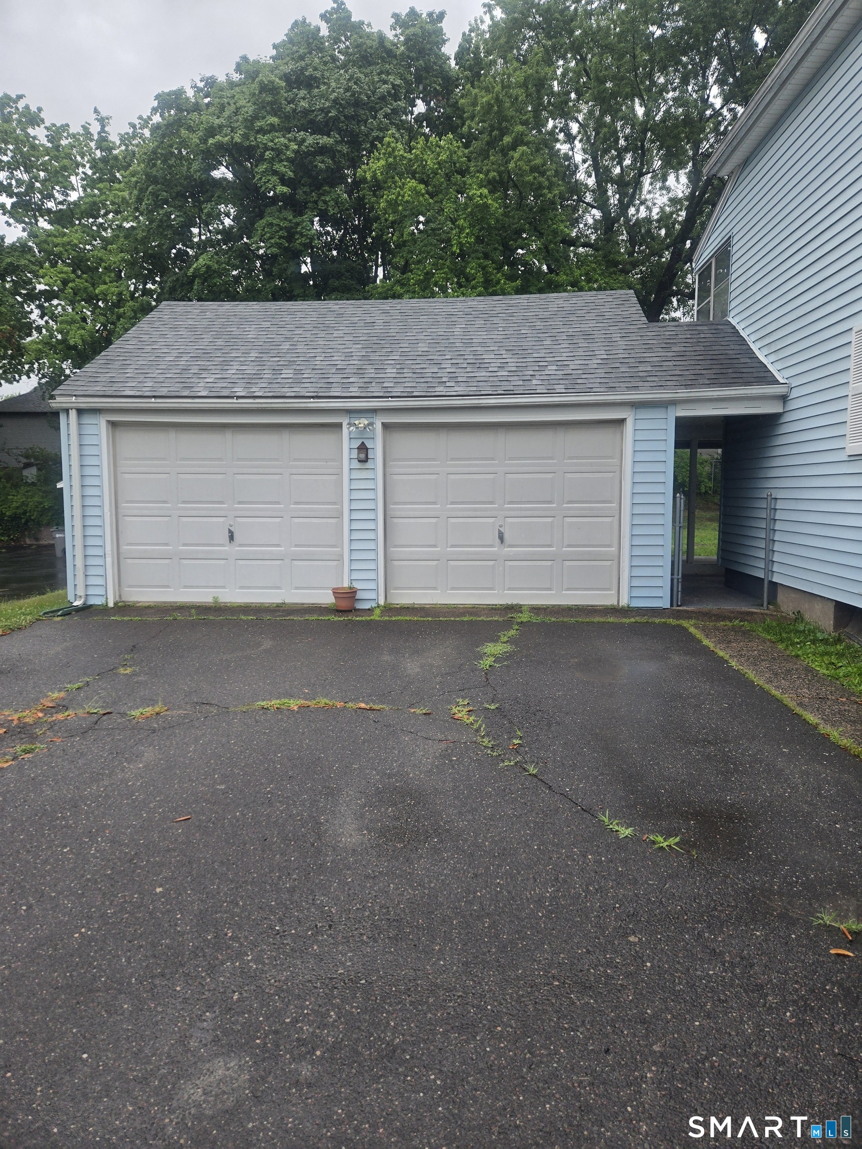 63 Brookfield Street Manchester, CT 06040 - Photo 9 of 11