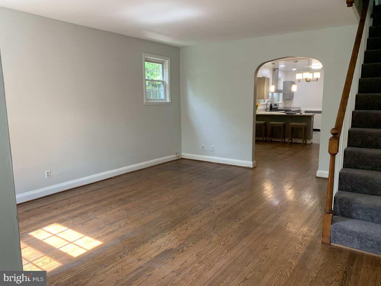 4620 Harcourt Road Baltimore, MD 21214 - Photo 3 of 14 Living Room