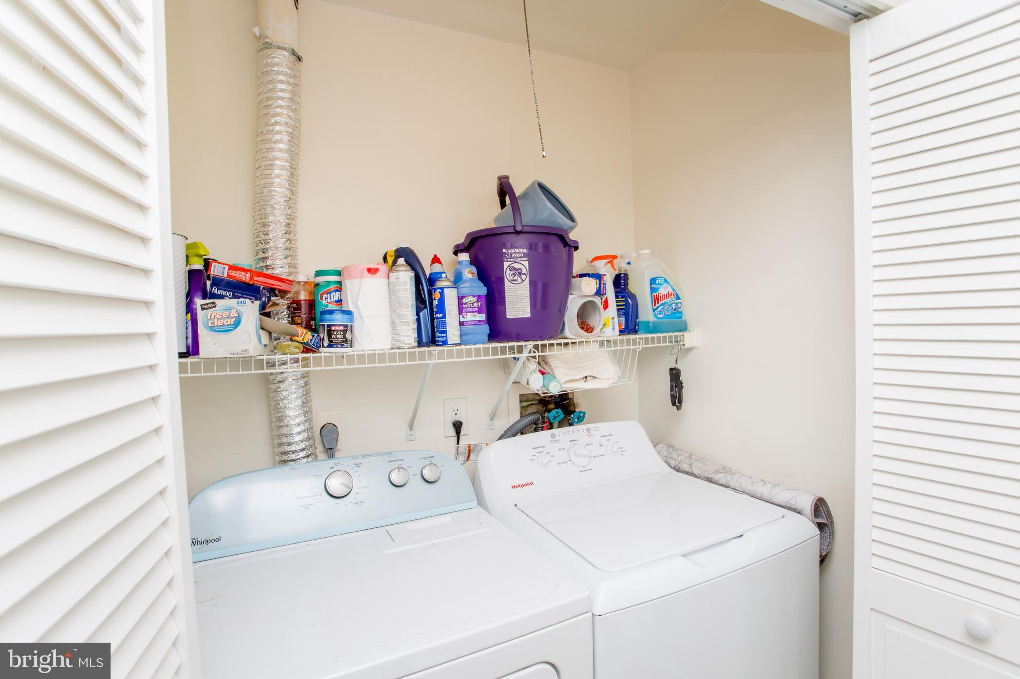 48 Bonnie Gellman Court, Unit B48 Philadelphia, PA 19114 - Photo 43 of 70 a utility room with dryer and washer