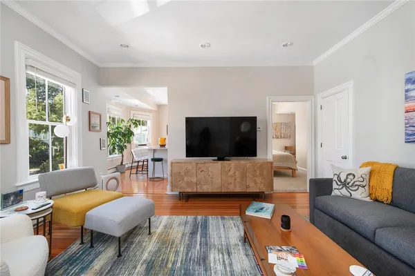 $2,500 | 109 Church Street, Unit 3, Newport, RI 02840