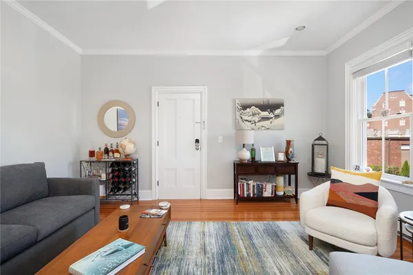 $2,500 | 109 Church Street, Unit 3, Newport, RI 02840