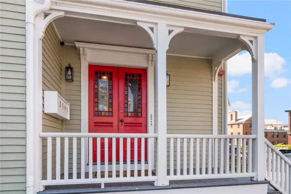 $2,500 | 109 Church Street, Unit 3, Newport, RI 02840