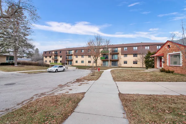$129,900 | 3239 South 58th Street, Unit 310, Milwaukee, WI 53219