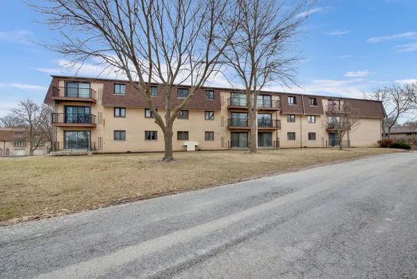 $129,900 | 3239 South 58th Street, Unit 310, Milwaukee, WI 53219