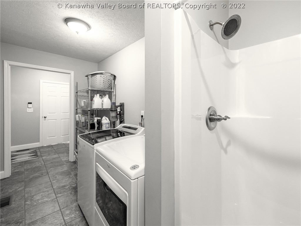 29 Johnson Circle Winfield, WV 25213 - Photo 10 of 23 Gallery Image 10