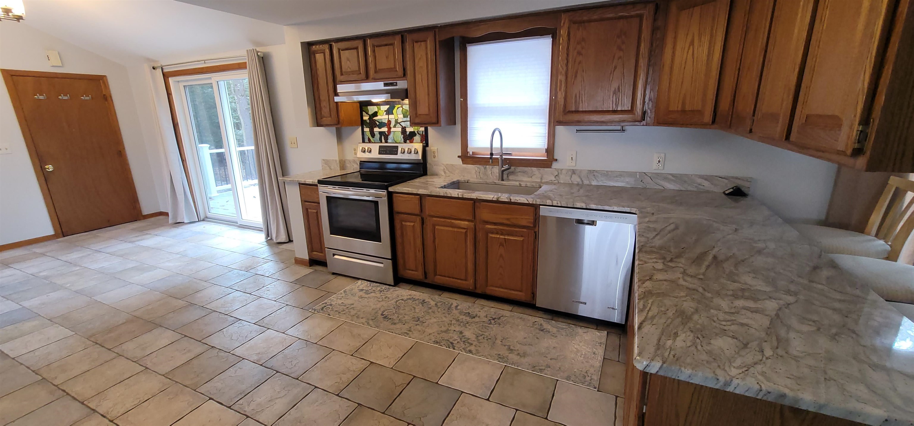 119 Haverhill Road Windham, NH 03087 - Photo 3 of 60