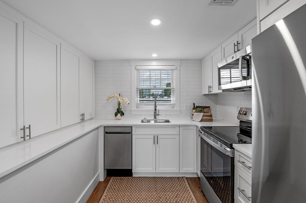 95 Front Street, Unit 6 Marblehead, MA 01945 - Photo 13 of 20 Gallery Image 13