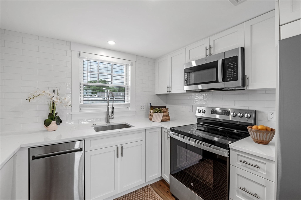 95 Front Street, Unit 6 Marblehead, MA 01945 - Photo 14 of 20 Gallery Image 14