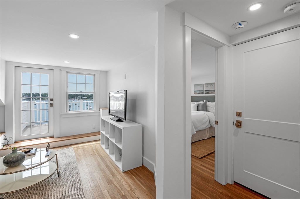 95 Front Street, Unit 6 Marblehead, MA 01945 - Photo 17 of 20 Gallery Image 17