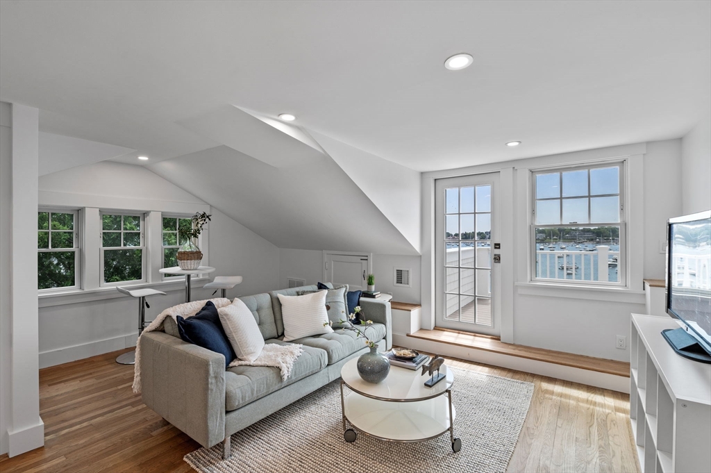 95 Front Street, Unit 6 Marblehead, MA 01945 - Photo 4 of 20 Gallery Image 4