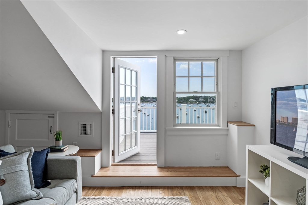 95 Front Street, Unit 6 Marblehead, MA 01945 - Photo 5 of 20 Gallery Image 5