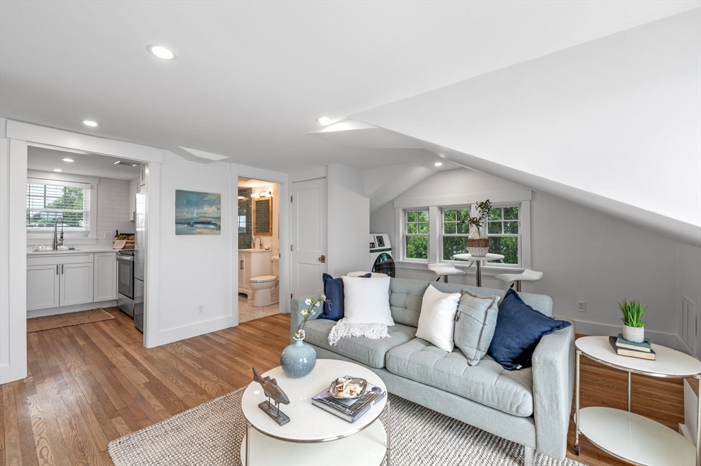 95 Front Street, Unit 6 Marblehead, MA 01945 - Photo 8 of 20 Gallery Image 8