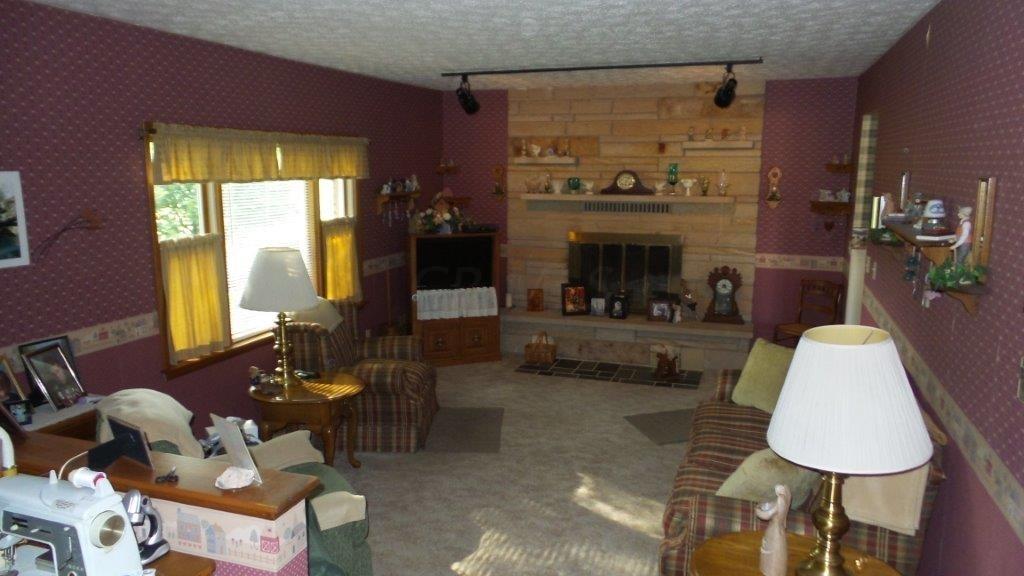 2410 Sugar Grove Road Southeast Lancaster, OH 43130 - Photo 3 of 15 Gallery Image 3