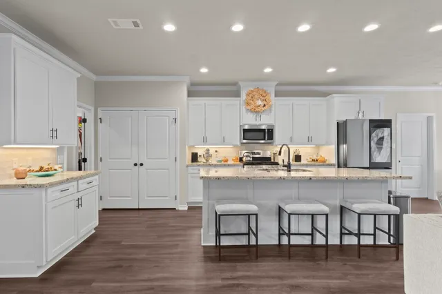 $305,000 | 2175 Willowglen Drive, Beaumont, TX 77707