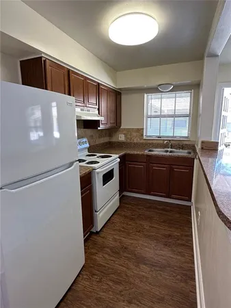 $1,390 | 500 75th Avenue North, Unit 2 4, St. Petersburg, FL 33702