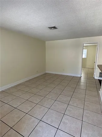 $1,390 | 500 75th Avenue North, Unit 2 4, St. Petersburg, FL 33702