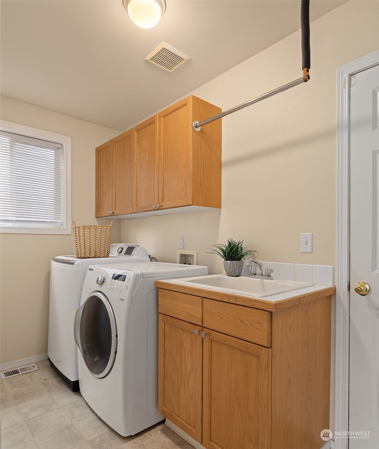 4706 Northeast 23rd Street Renton, WA 98059 - Photo 27 of 31 Gallery Image 27