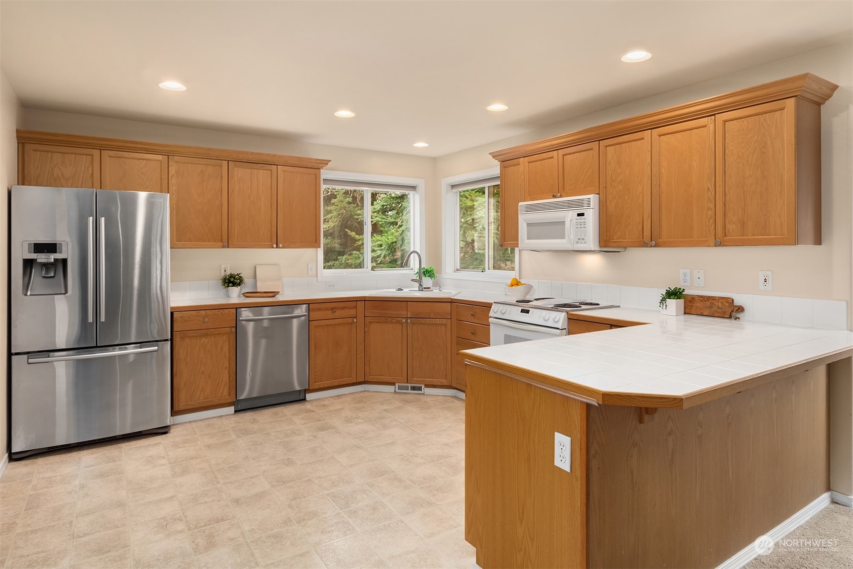 4706 Northeast 23rd Street Renton, WA 98059 - Photo 9 of 31 Gallery Image 9