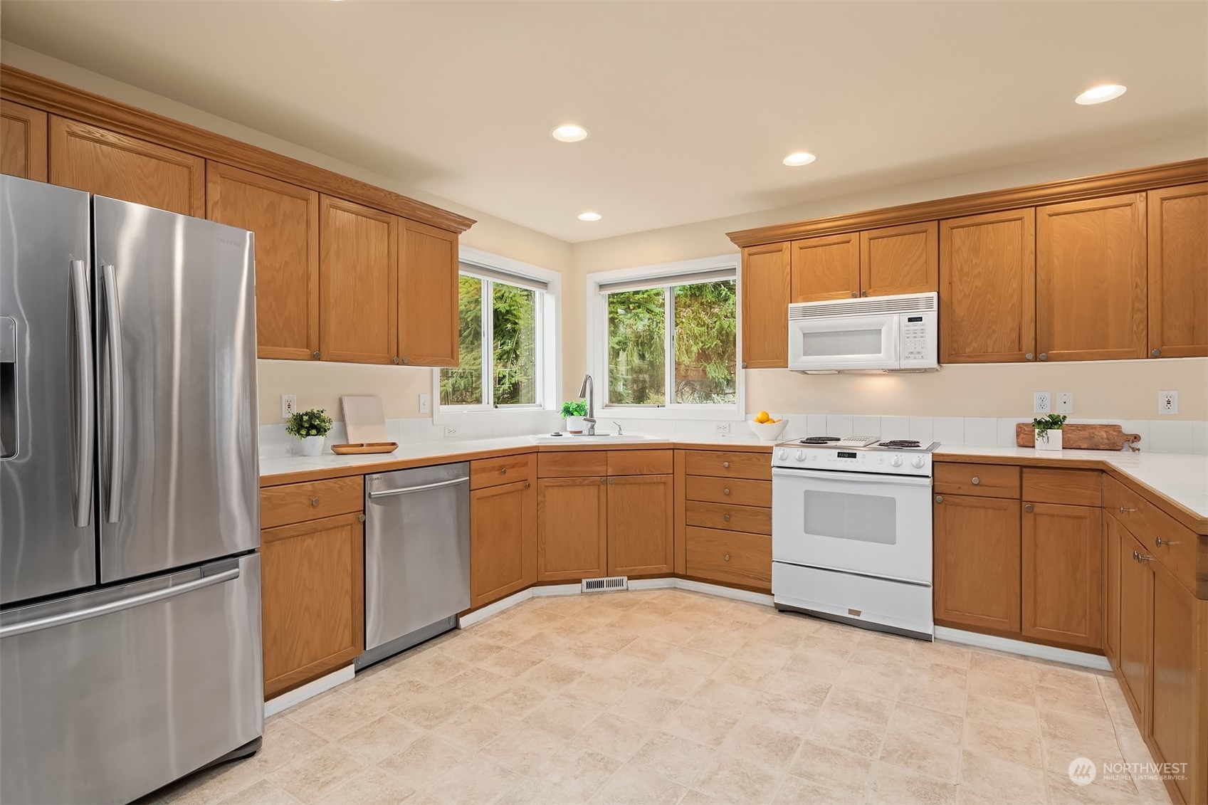 4706 Northeast 23rd Street Renton, WA 98059 - Photo 10 of 31 Gallery Image 10