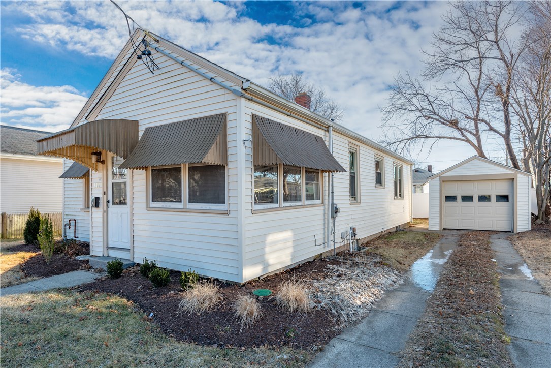 111 Edgemere Road Pawtucket, RI 02861 - Photo 1 of 22 Gallery Image 1