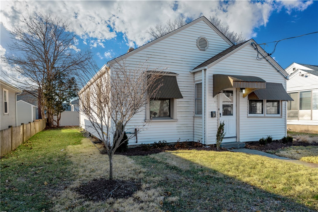 111 Edgemere Road Pawtucket, RI 02861 - Photo 2 of 22 Gallery Image 2