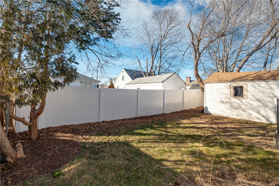 111 Edgemere Road Pawtucket, RI 02861 - Photo 21 of 22 Gallery Image 21